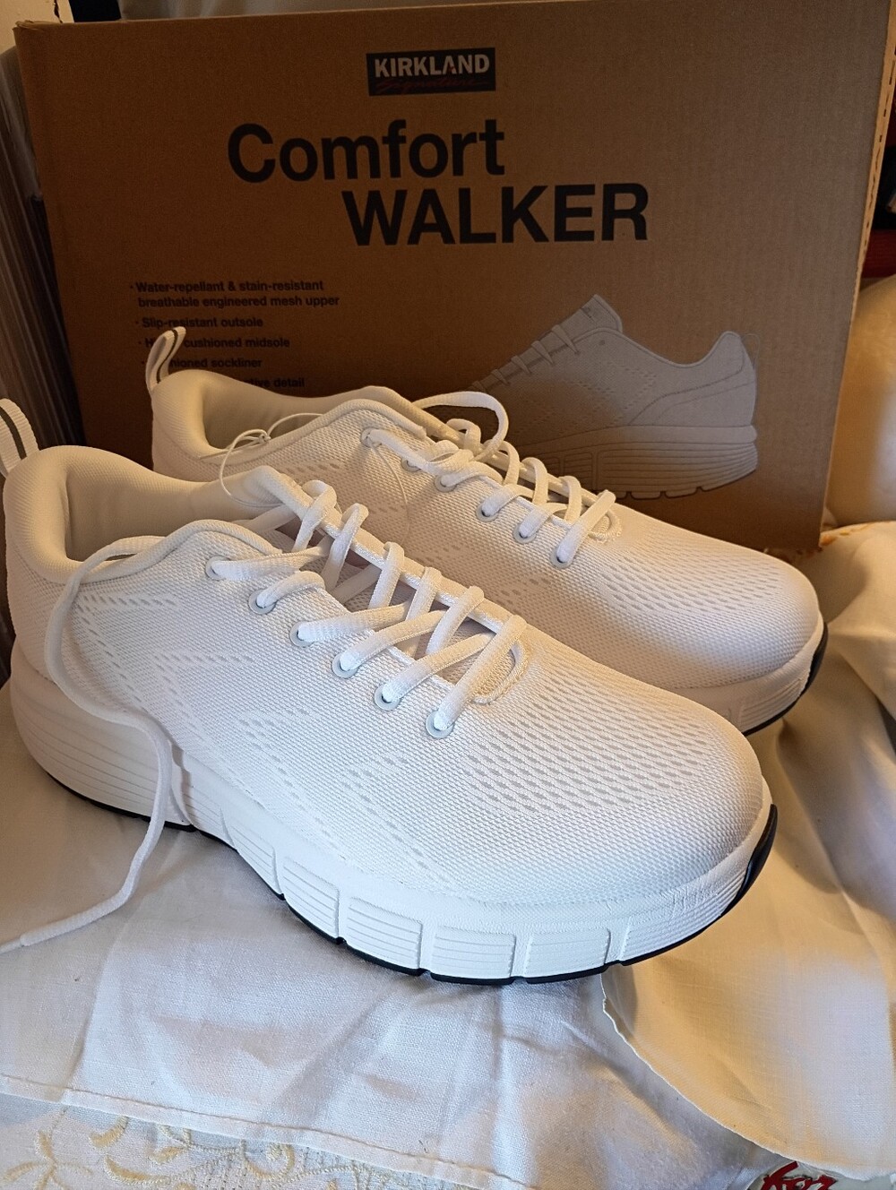 New! Kirkland Signature Men's White Comfort Walker Shoes Size 8.5